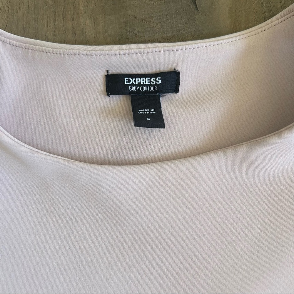 Express Body Contour top - Picture 3 of 5